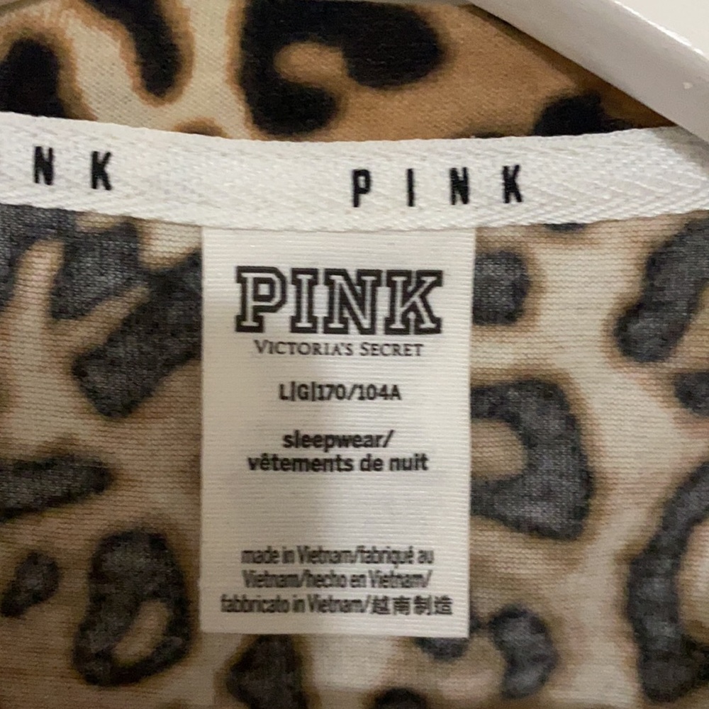 NWOT Victoria’s Secret Pink T-shirt - Picture 3 of 3